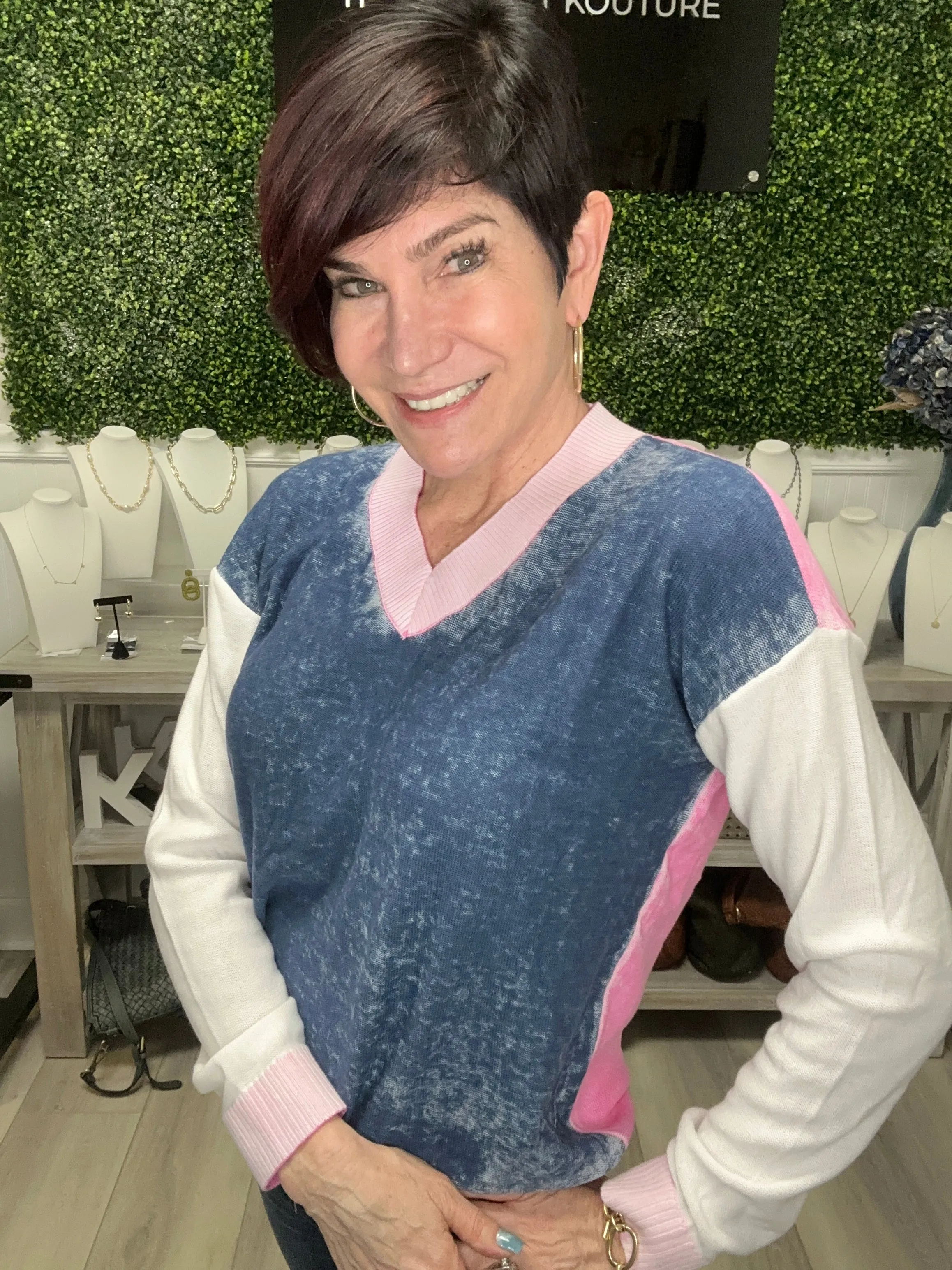 CB Colorblock V-neck Lightweight Sweater
