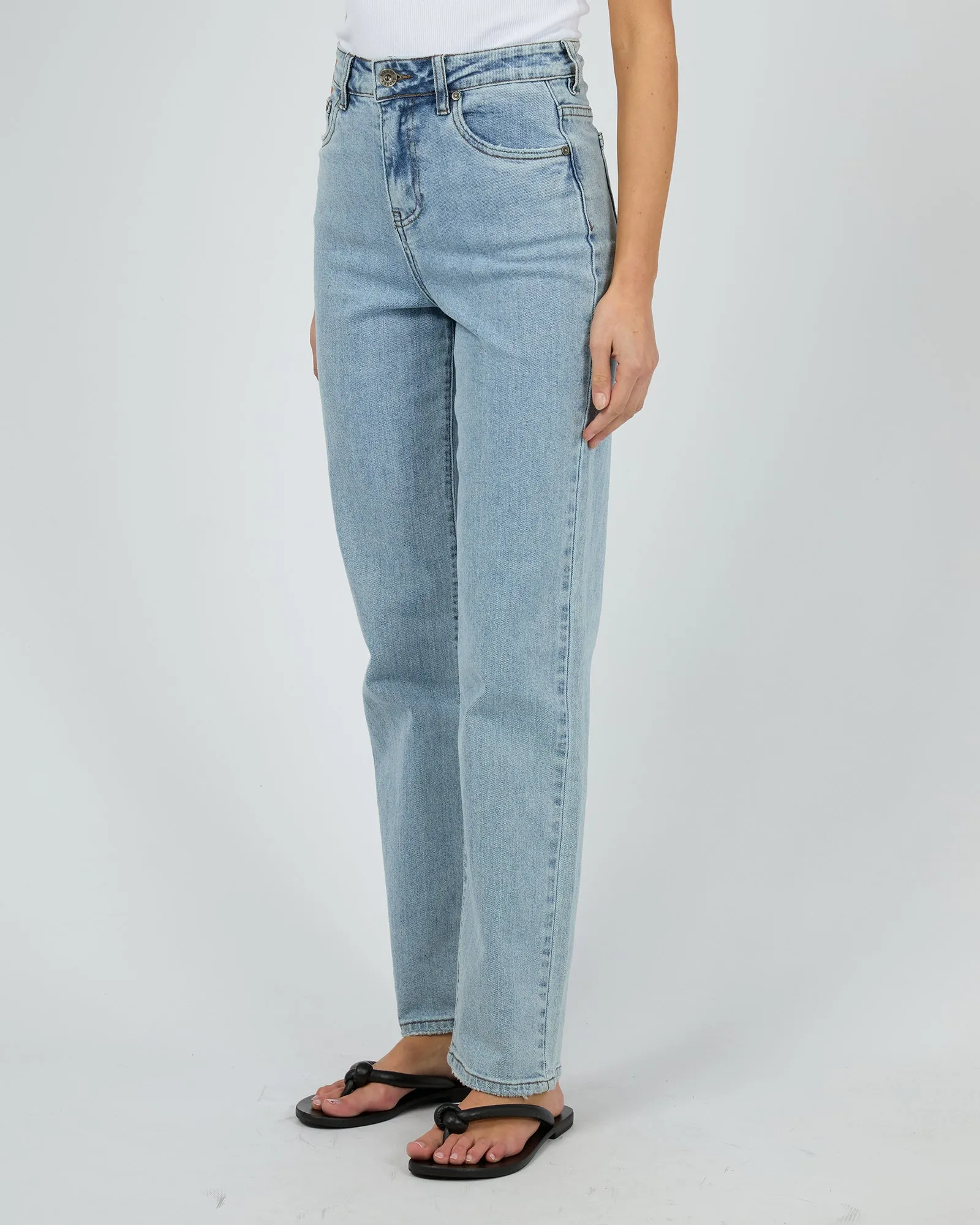 Mila Comfort Straight Jean Light Blue